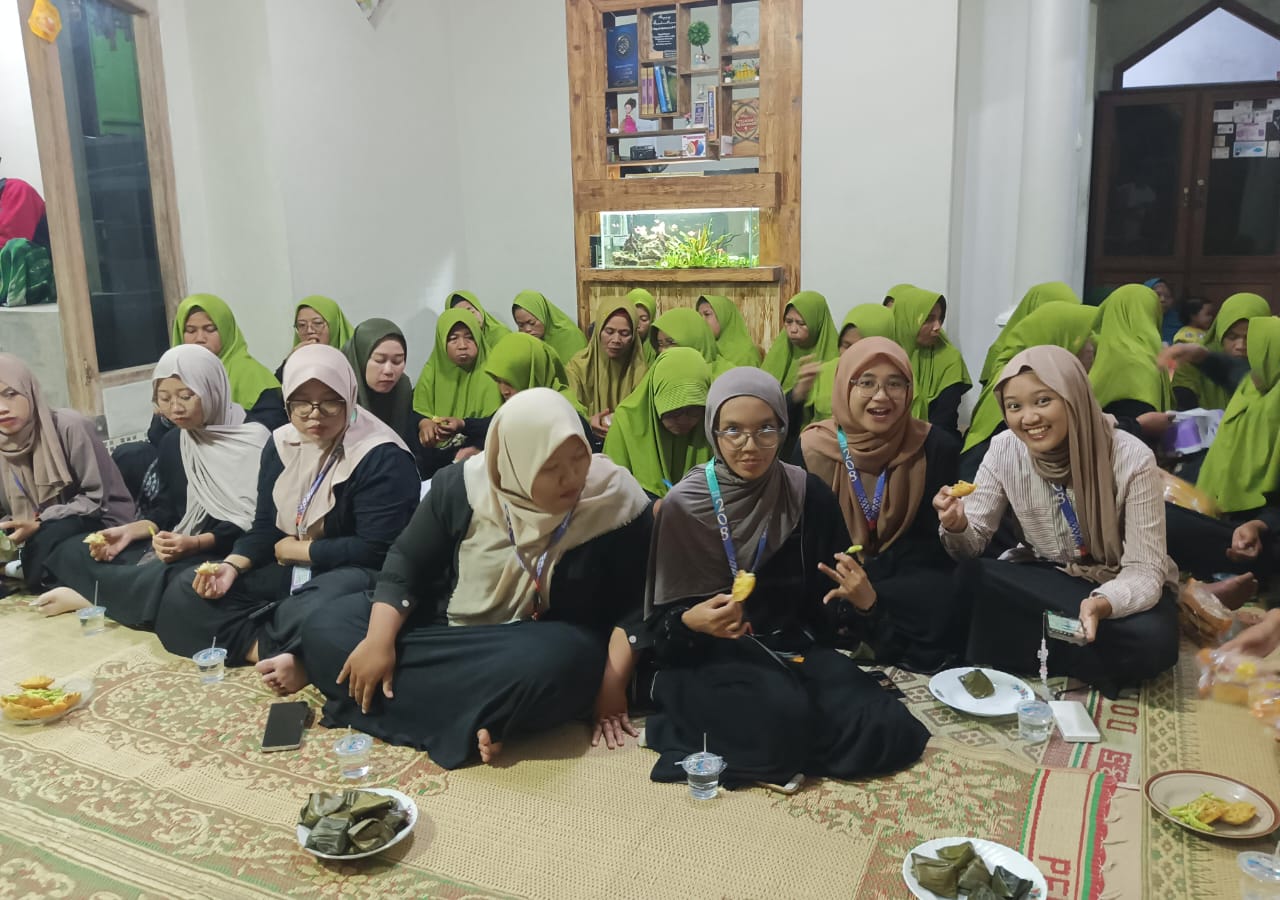 MALAM JUMAT BAROKAH !, KKN UNS IKUT HADIR DALAM KAJIAN MAJELIS TAKLIM DUSUN SENGON DESA SENDANGAGUNG