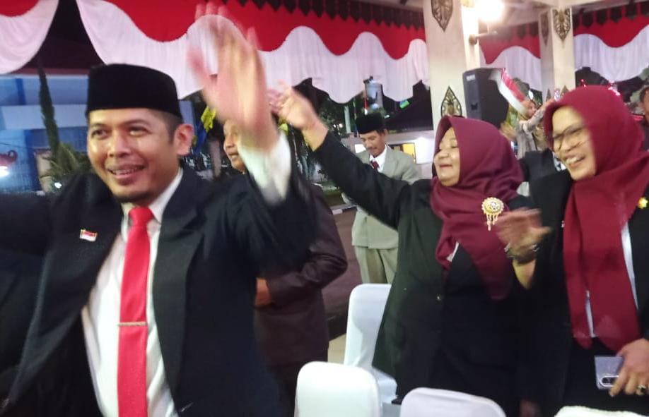 KEPALA DESA SENDANGAGUNG HADIRI MALAM RESEPSI KENEGARAAN HUT RI KE-80 DI PENDOPO SURYA GRAHA MAGETAN