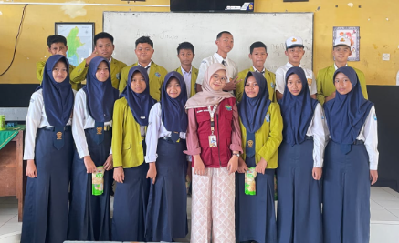 KENALKAN KEMBALI ANGKA JAWA, MAHASISWA KKN UNS GELAR PROGRAM JAWARA DI SMP NEGERI 3 PLAOSAN
