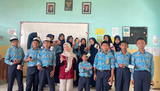 CELENGAN BERTARGET SEBAGAI SOLUSI KREATIF MENGAJARKAN PENGELOLAAN KEUANGAN SEJAK DINI