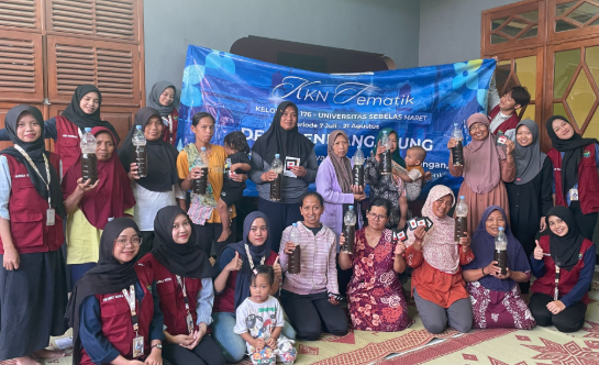 DARI LIMBAH MENJADI MANFAAT, IBU-IBU DESA SENDANGAGUNG OLAH CANGKANG TELUR MENJADI PUPUK ORGANIK CAIR